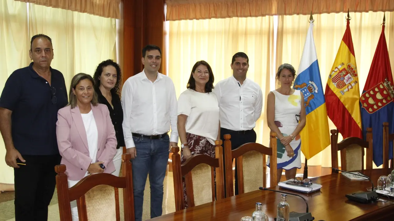 Grupo Socialista  en un Pleno del Cabildo.