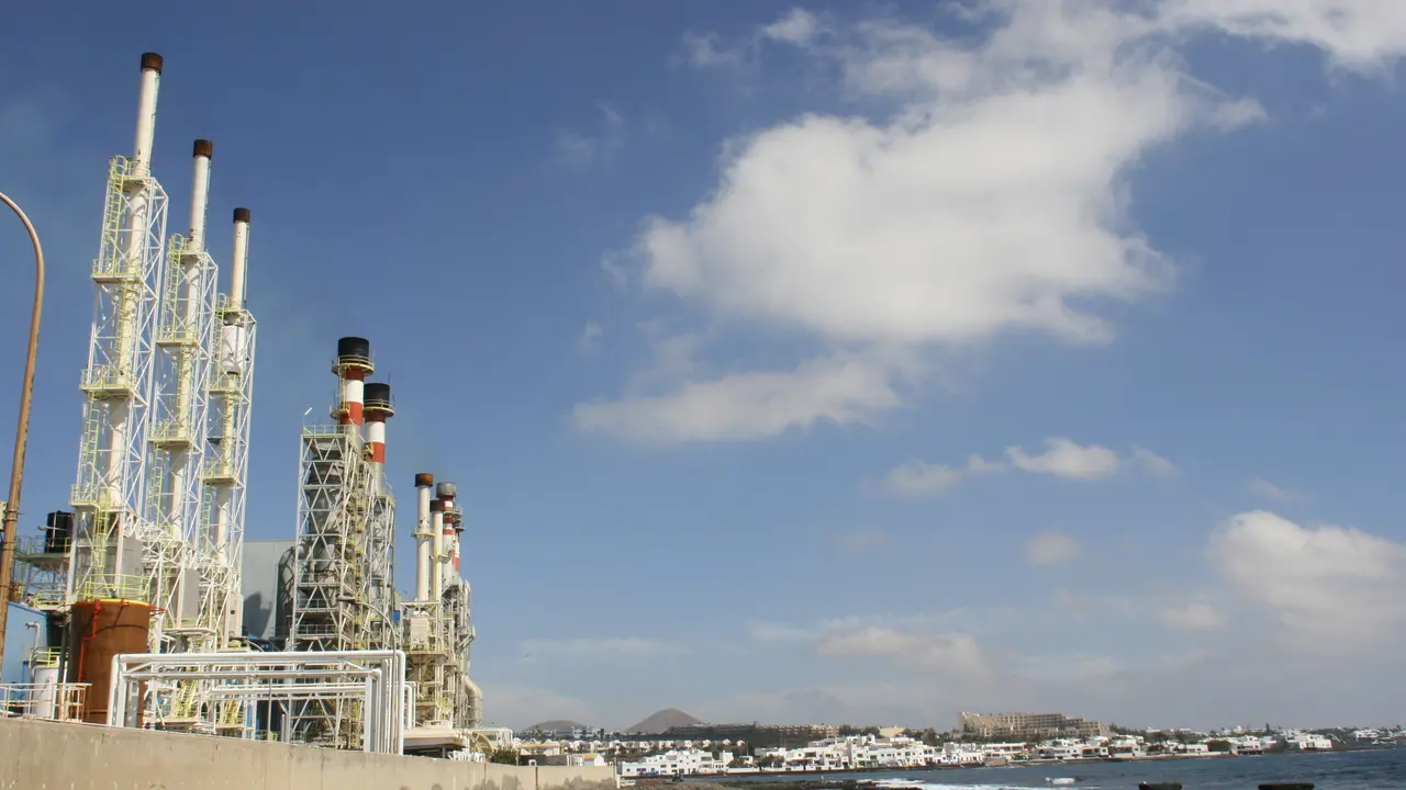 Central eléctrica de Endesa en Arrecife.