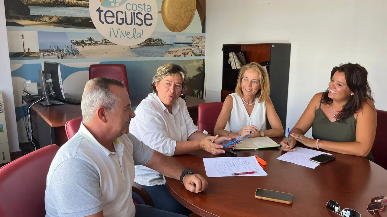 Reunión Federación Turística y Teguise sobre La Graciosa.