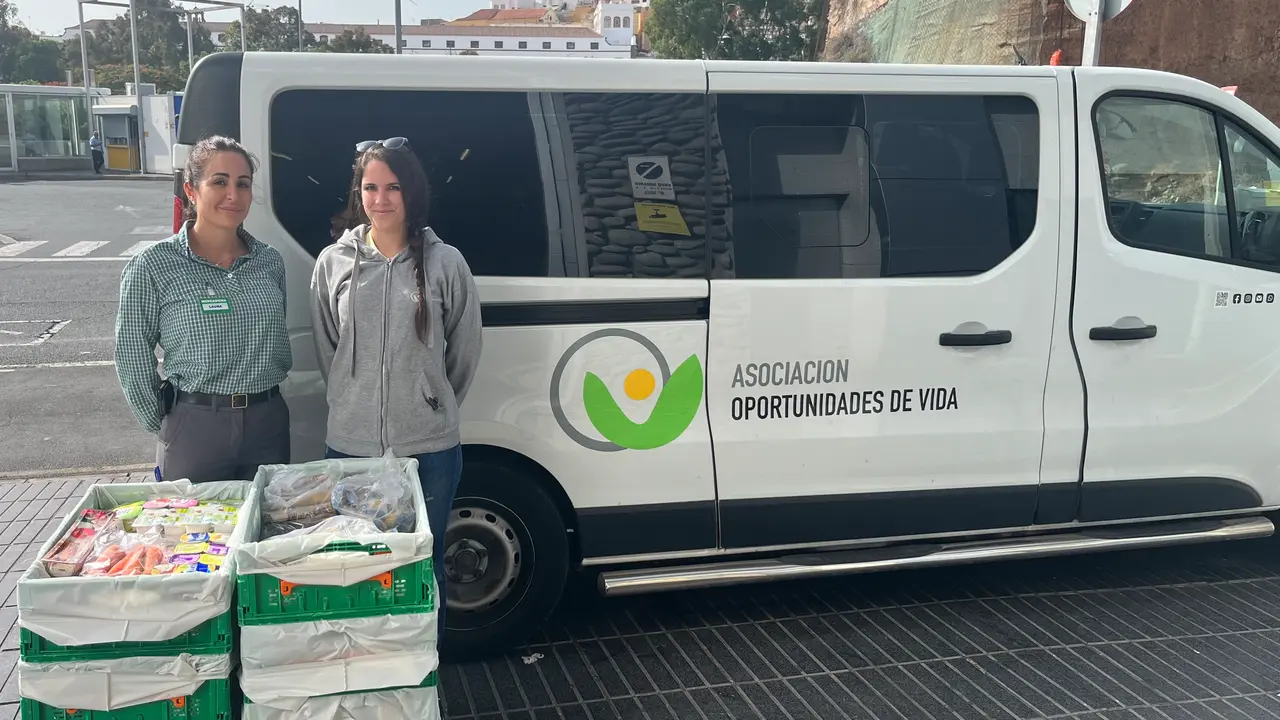 Entrega Asociaci&oacute;n Oportunidades de Vida.