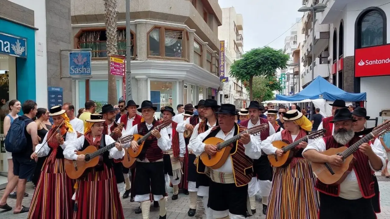 Ofrenda de las agrupaciones folclóricas a San Ginés Obispo