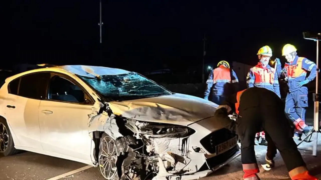 Uno de los veh&iacute;culos implicados