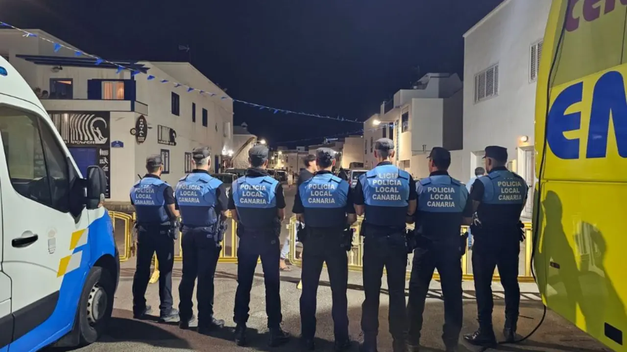 Policías locales en Famara