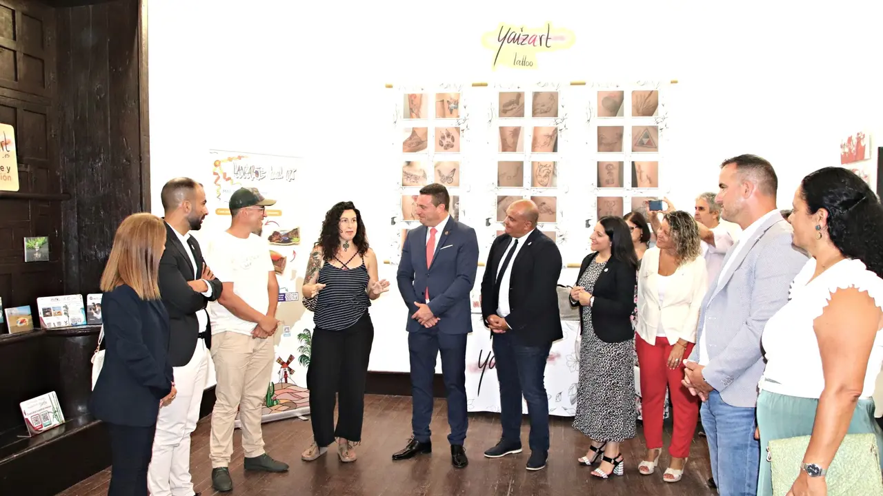 Momento de la apertura de la exposición.