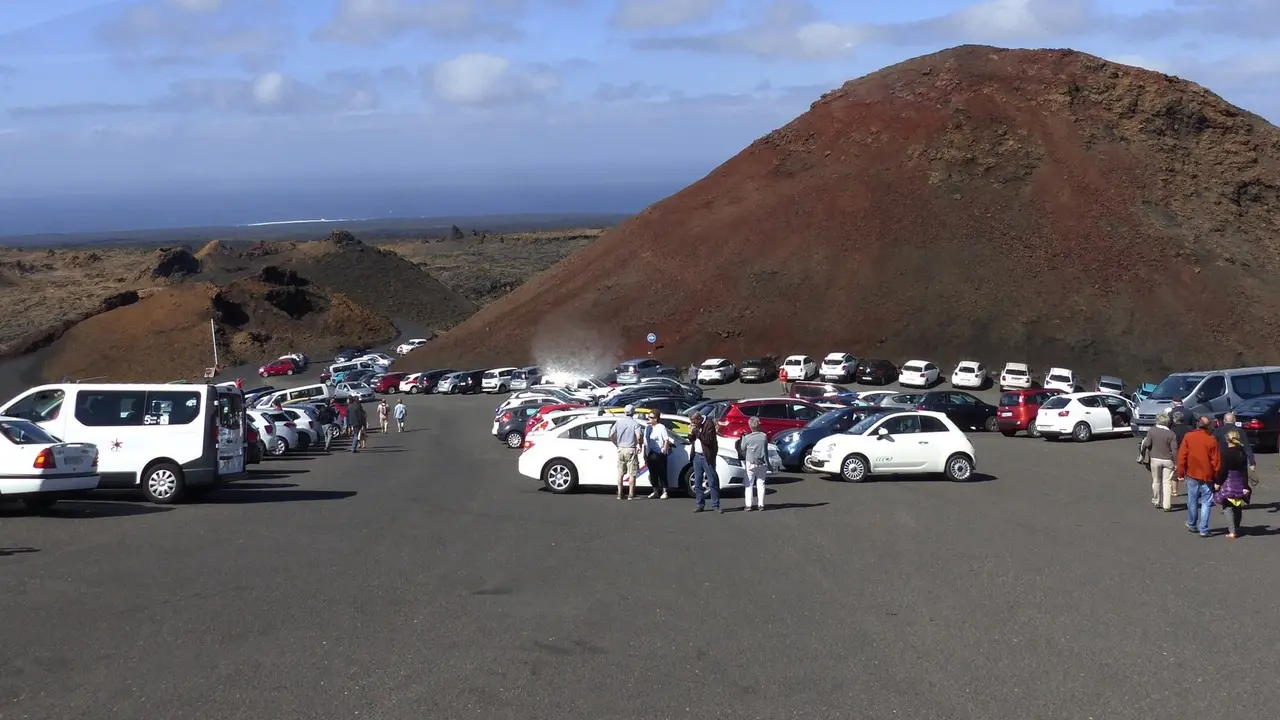 Aparcamiento en las Montañas del Fuego.