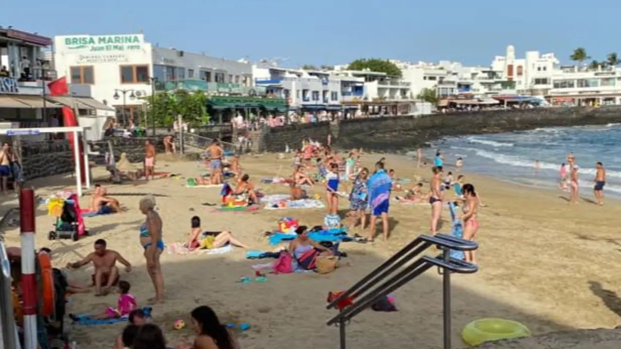 Playa del núcleo original de Playa Blanca.