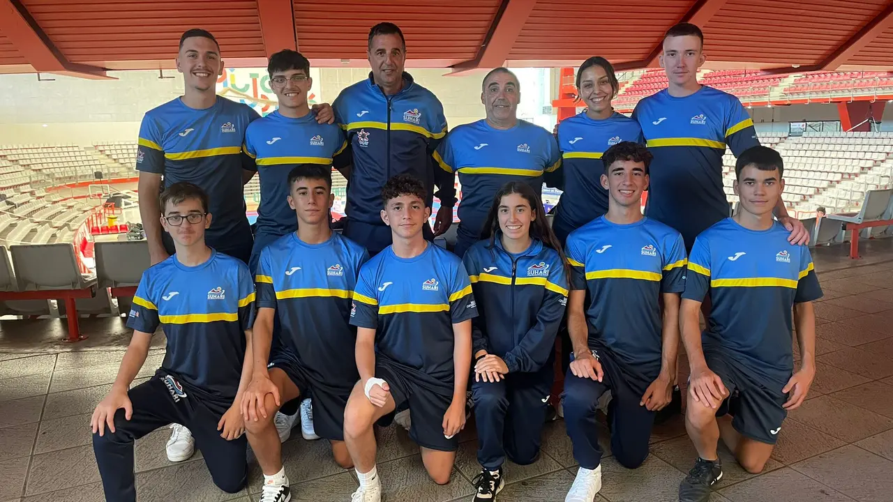 Equipo de K&aacute;rate de T&iacute;as.