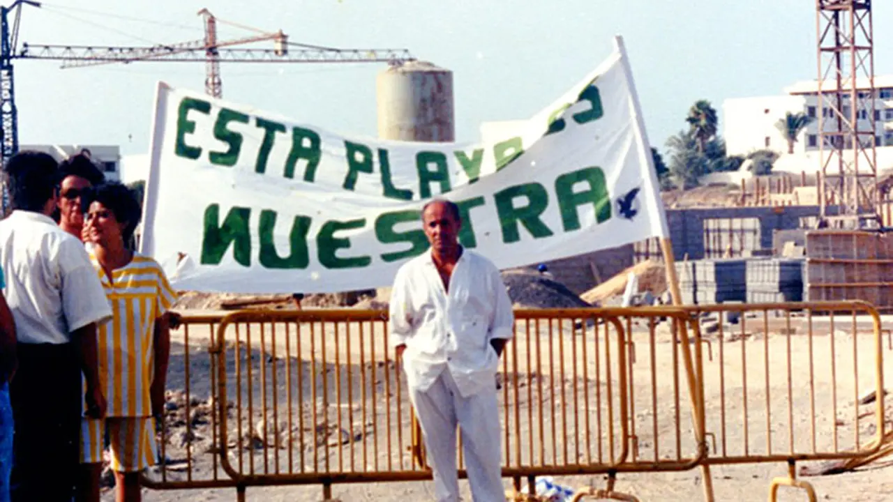 César Manrique, activista, año 1988. Foto FC Manrique. P