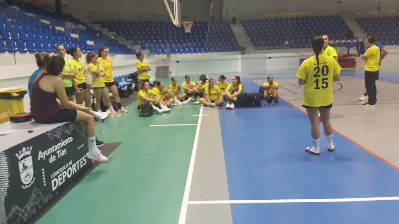 Entrenamiento en el Pabellón Municipal de Tías