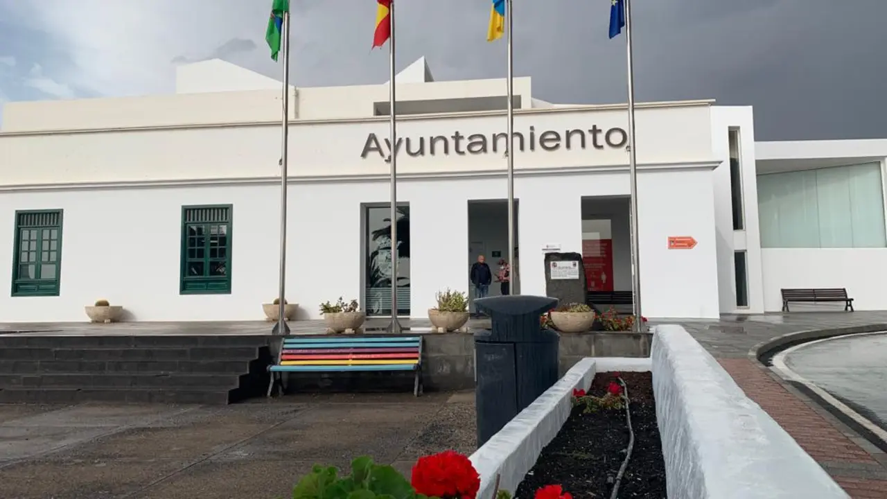 Fachada del Ayuntamiento de Tías.