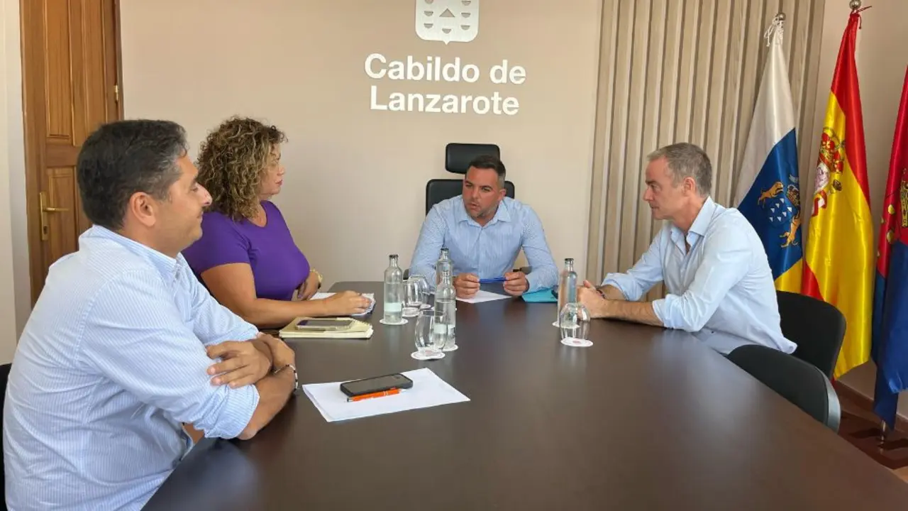 Reunión sobre el aparcamiento del hospital