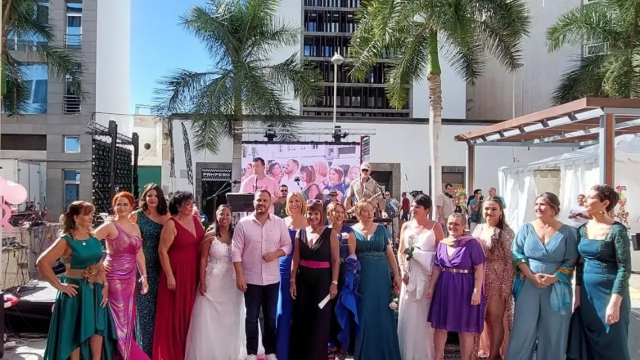Desfile contra el cáncer de mama