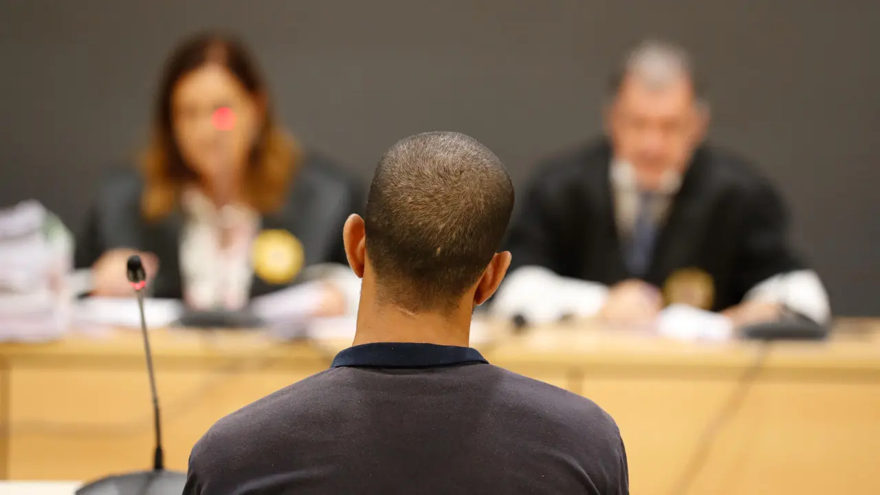 El patrón de la patera en el juicio. Foto EFE, Elvira Urquijo A.