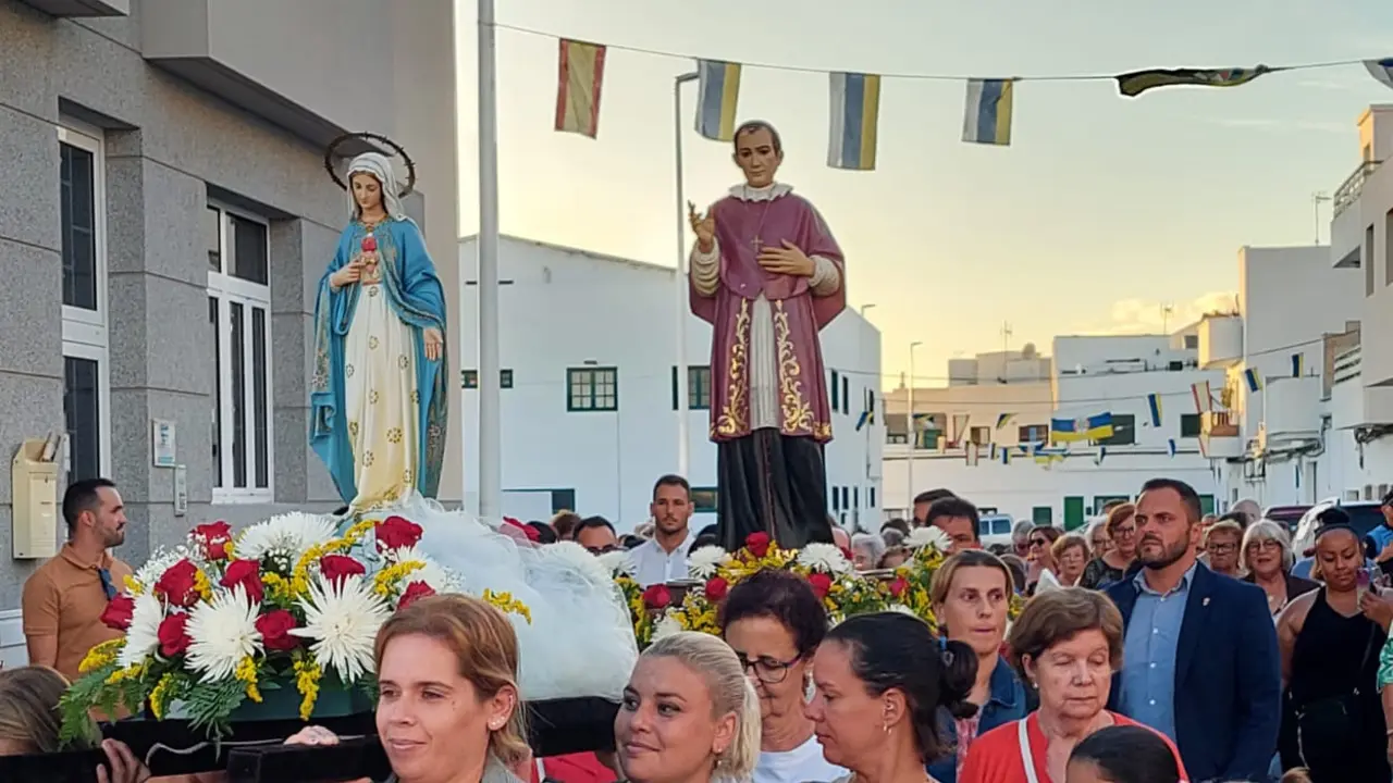 Procesión en Altavista.