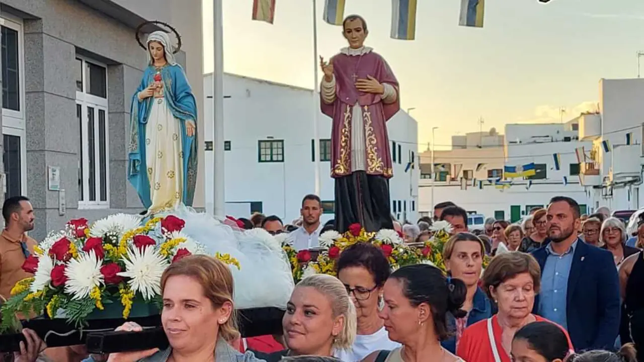Procesión en Altavista.