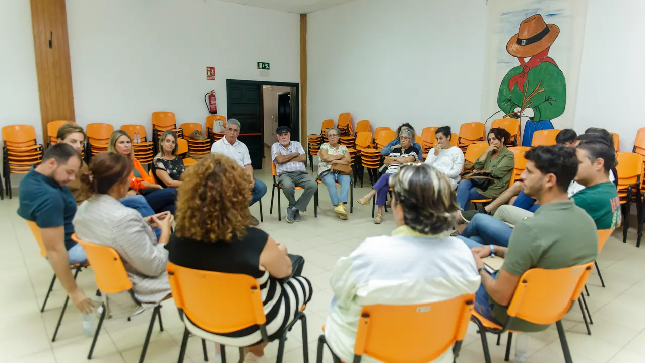 Reunión de vecinos en Tao.
