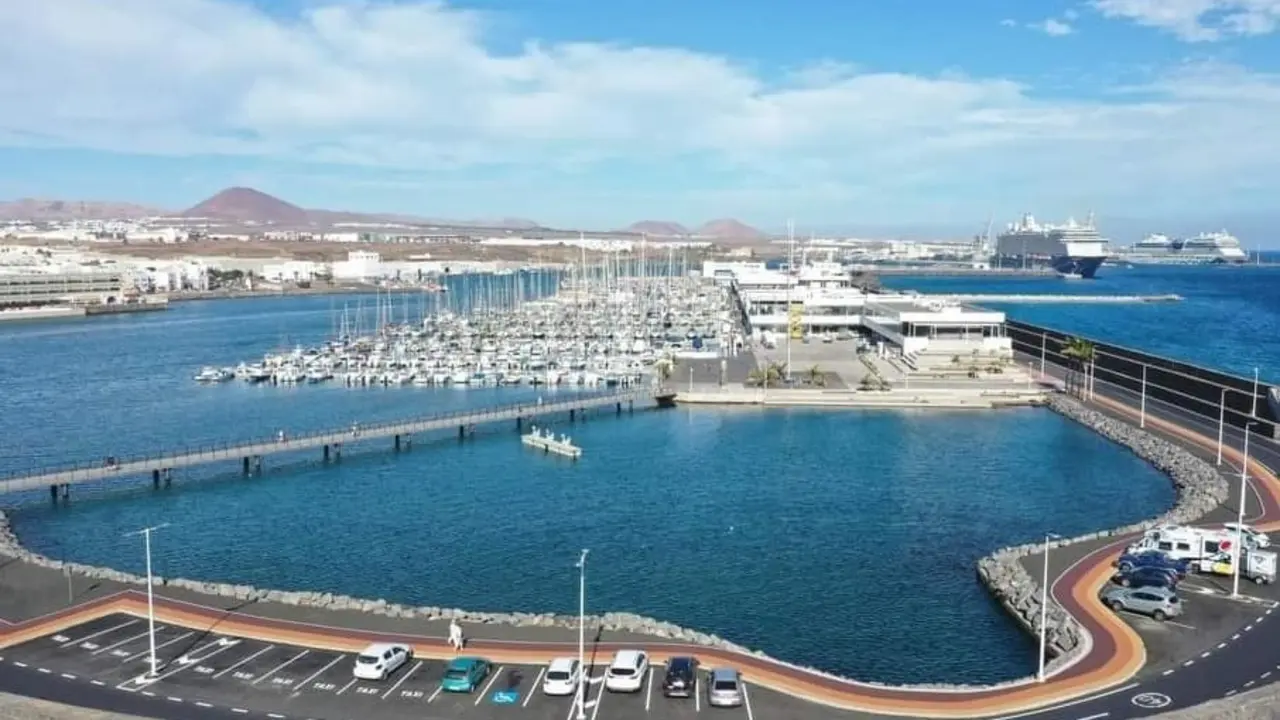 Puerto deportivo Marina Lanzarote.