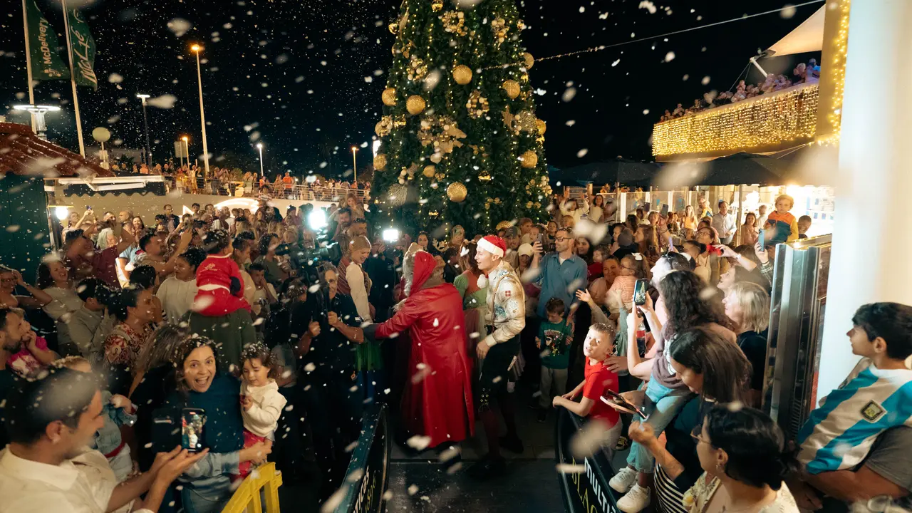 Encendido navide&ntilde;o en el CC Biosfera Plaza.