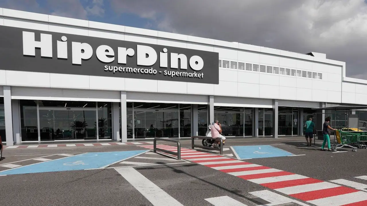 HiperDino Playa Honda.