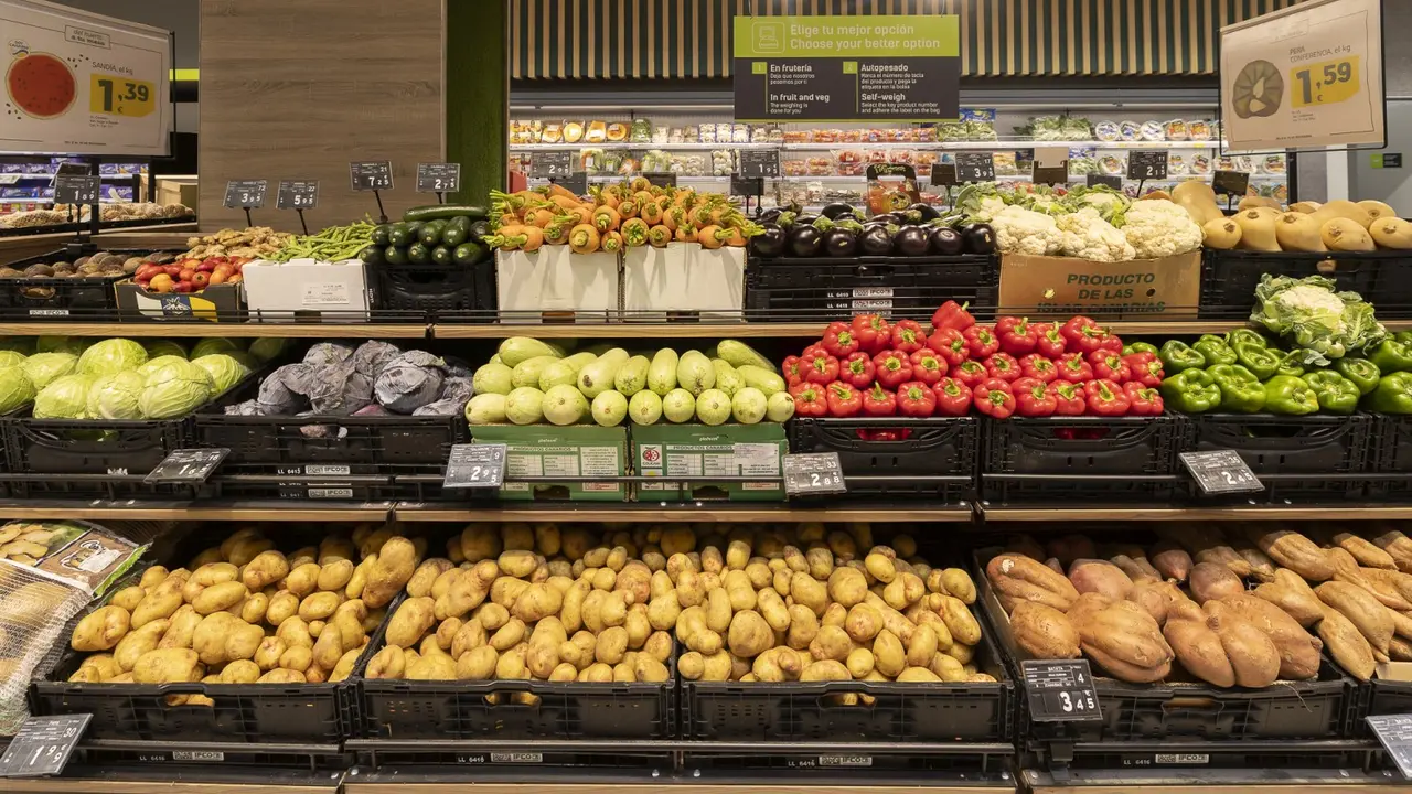 La tienda cuenta con todas las secciones de frescos.