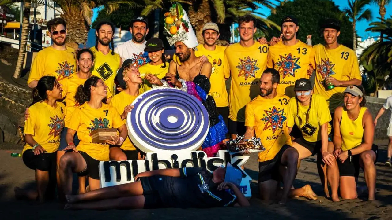 Torneo internacional de frisbee.