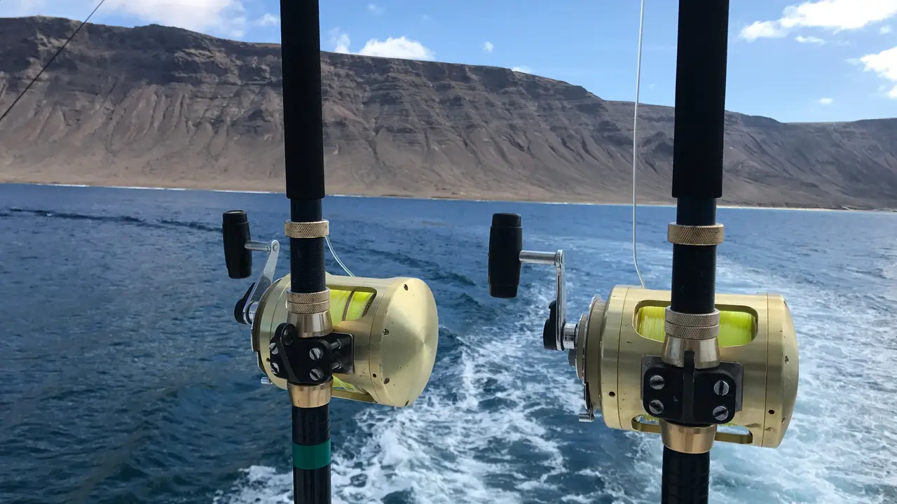 La pesca al curric&aacute;n es una de las actividades pesqueras reguladas en la Reserva Marina.
