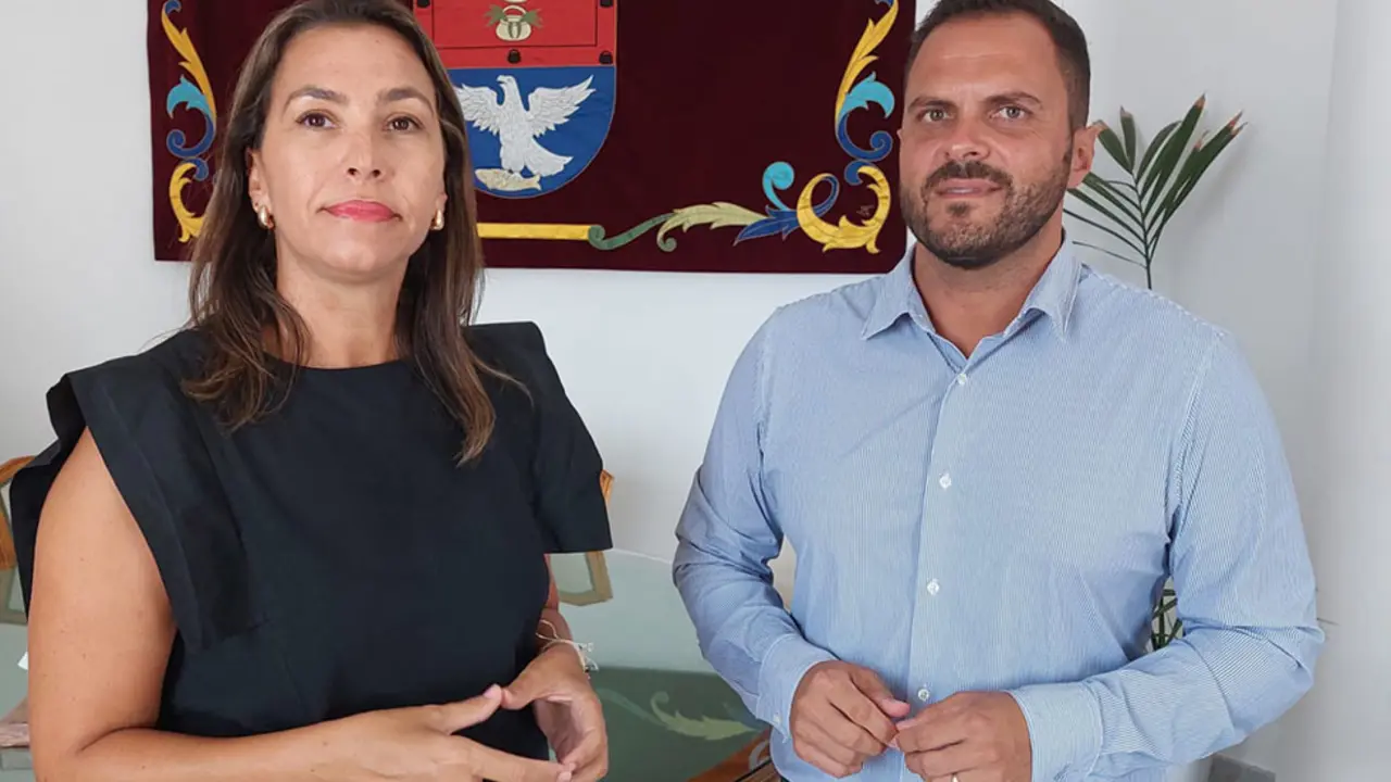 Yonathan de León y Maite Corujo.