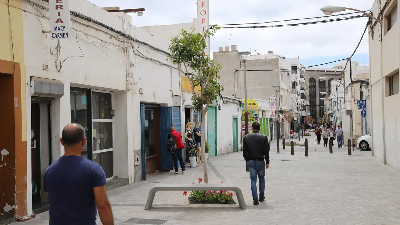 La Calle Hermanos Zerolo al concluir las obras de peatonalización.