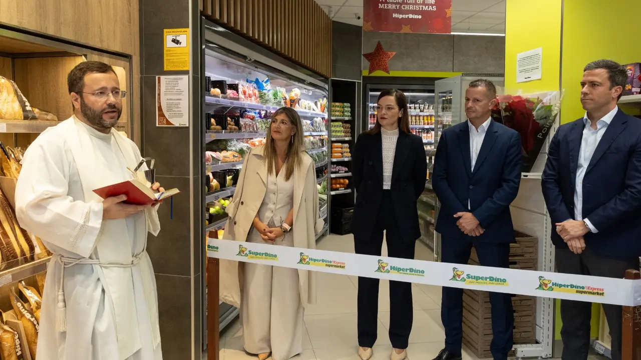 Inauguraci&oacute;n HiperDino de Las Galletas.