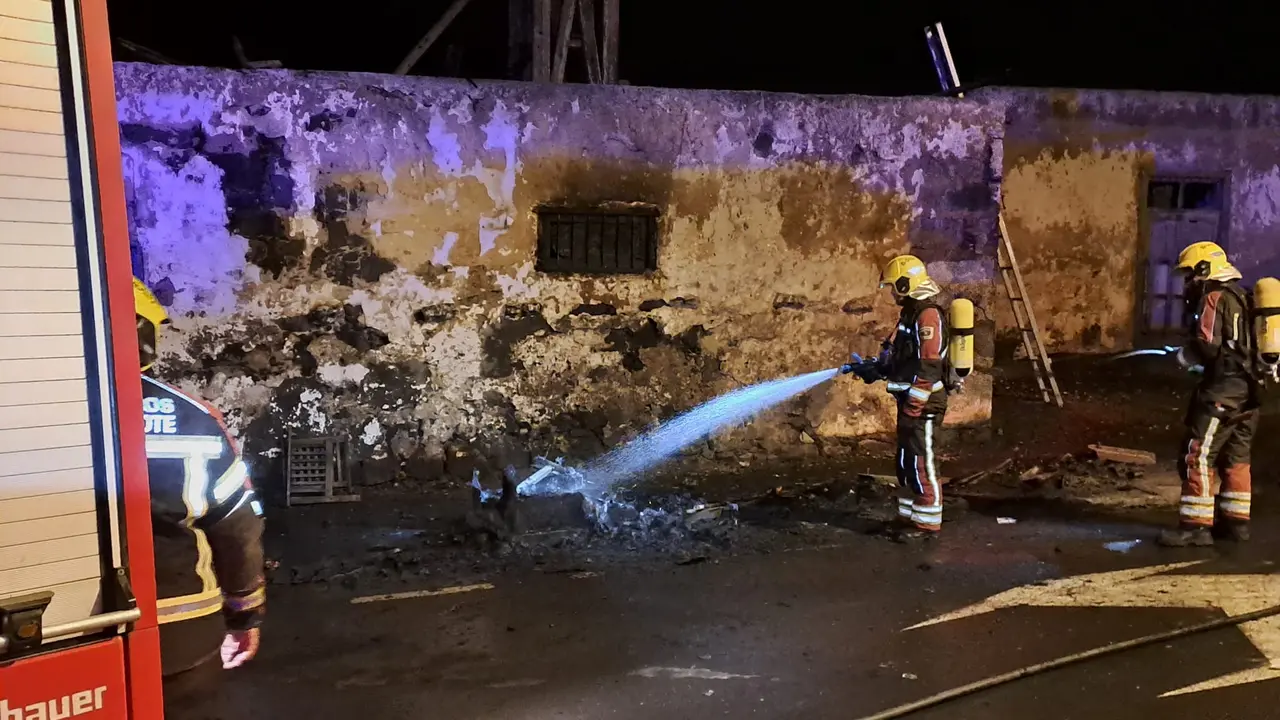 Los bomberos en acción.