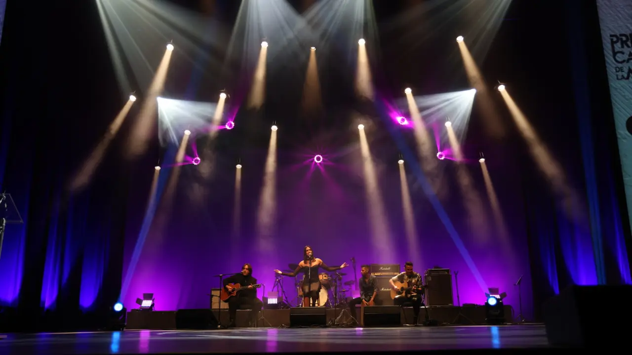 Actuación del grupo Última Llave durante la gala. Foto Francisco Miguel Vidic.