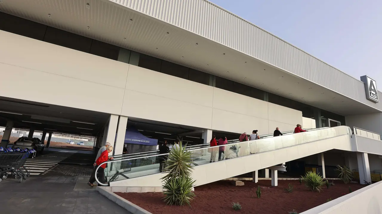 Exterior del nuevo ALDI, en Playa Honda.