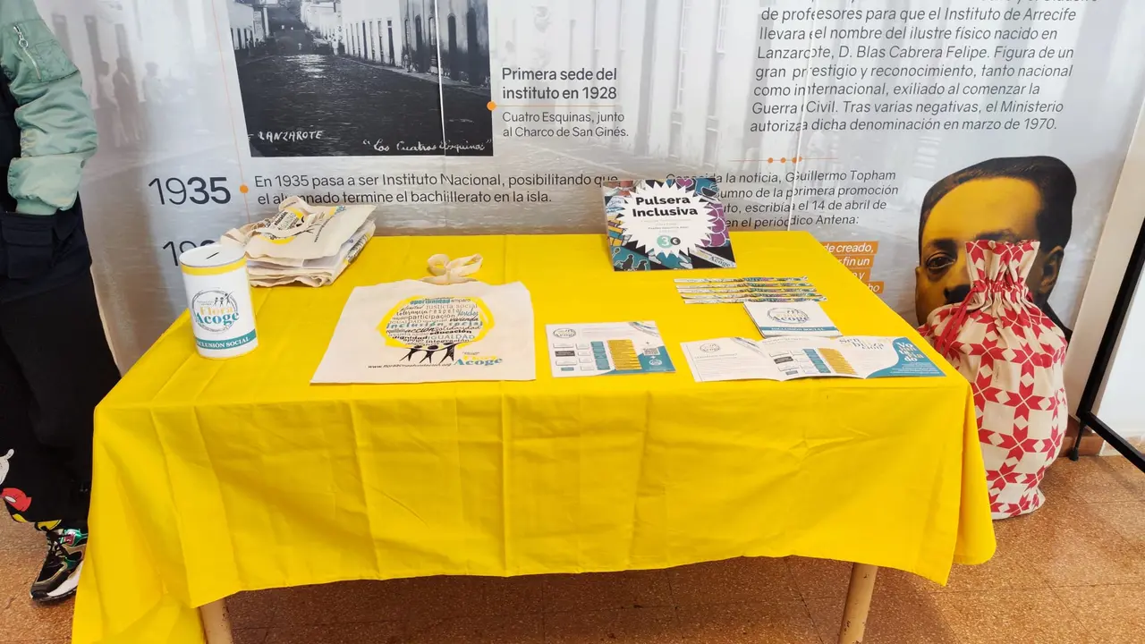 Mercadillo del IES Blas Cabrera Felipe.