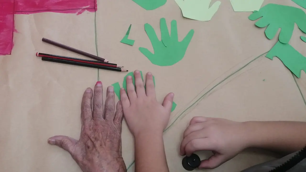 Actividad navideña intergeneracional.