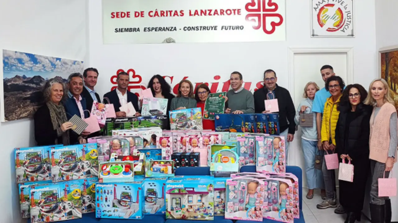 Juguetes recogidos por la FET y Asolan.