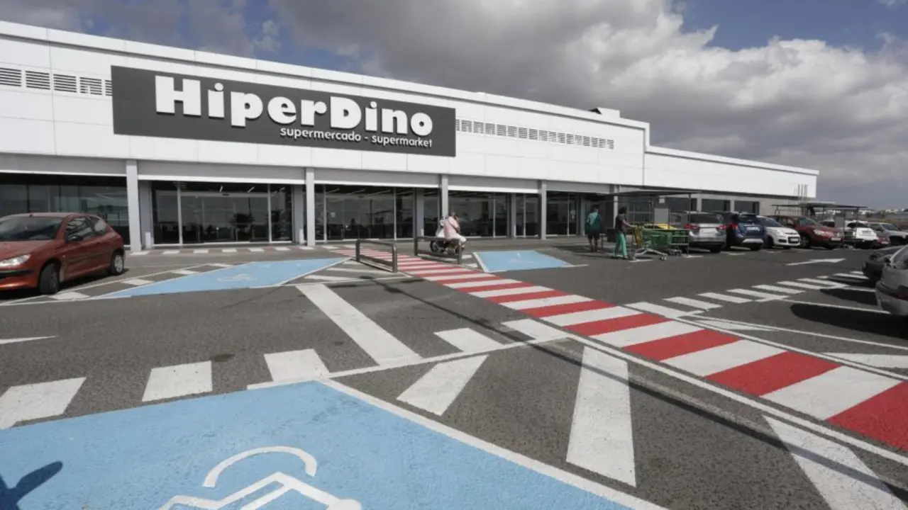 HiperDino Playa Honda.