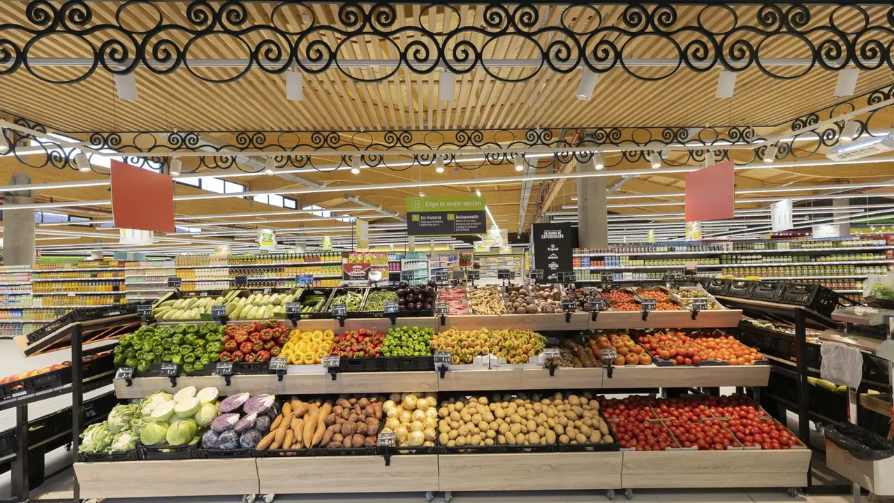 Sección de frutería de un establecimiento HiperDino.