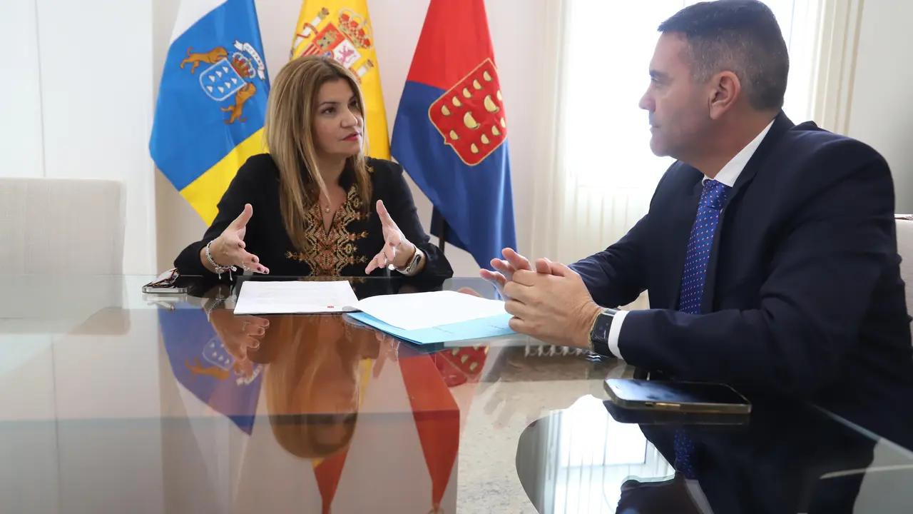 Oswaldo Betancort y María J. Tovar.