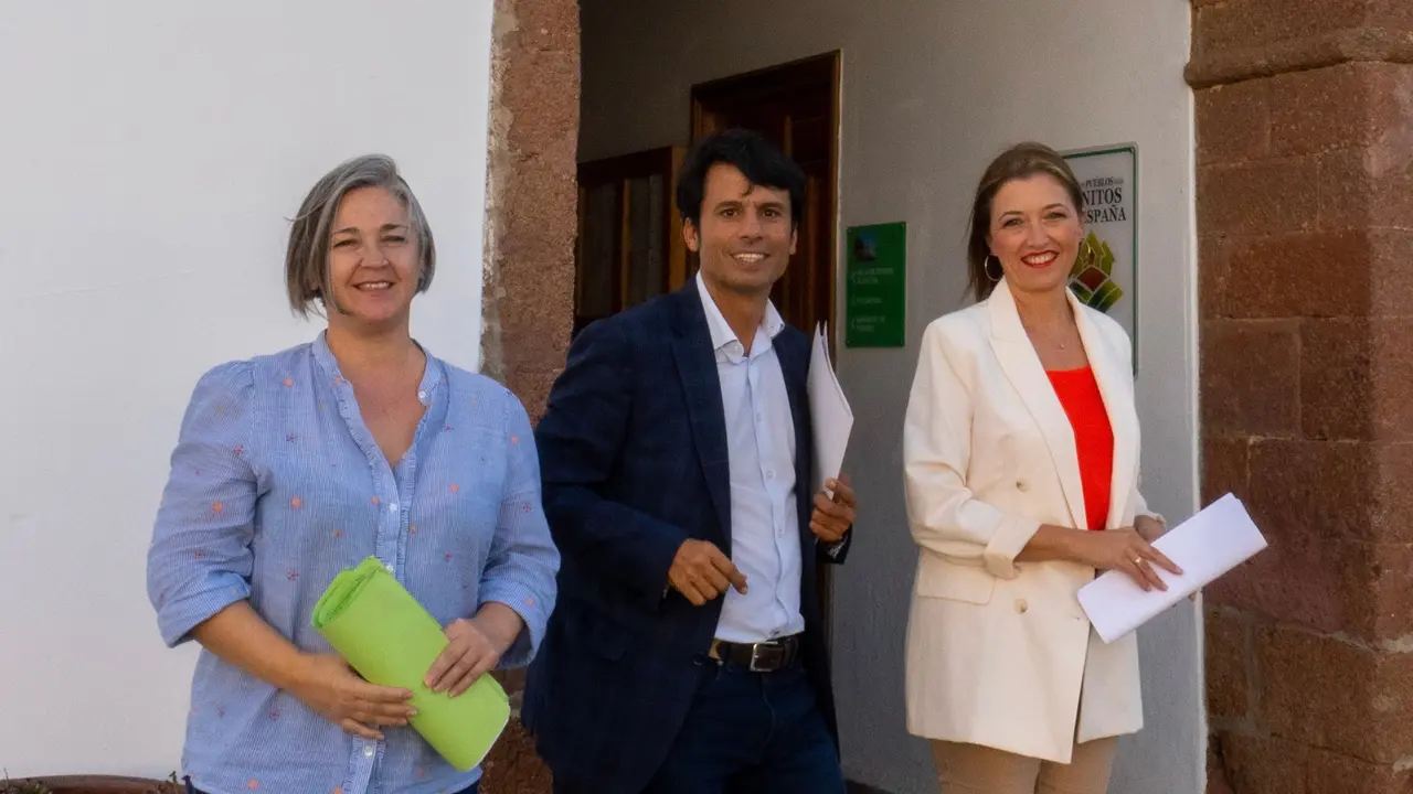 Sabina Vizcaíno, junto a Bergaz y Ángela Cañaveras, en Teguise.