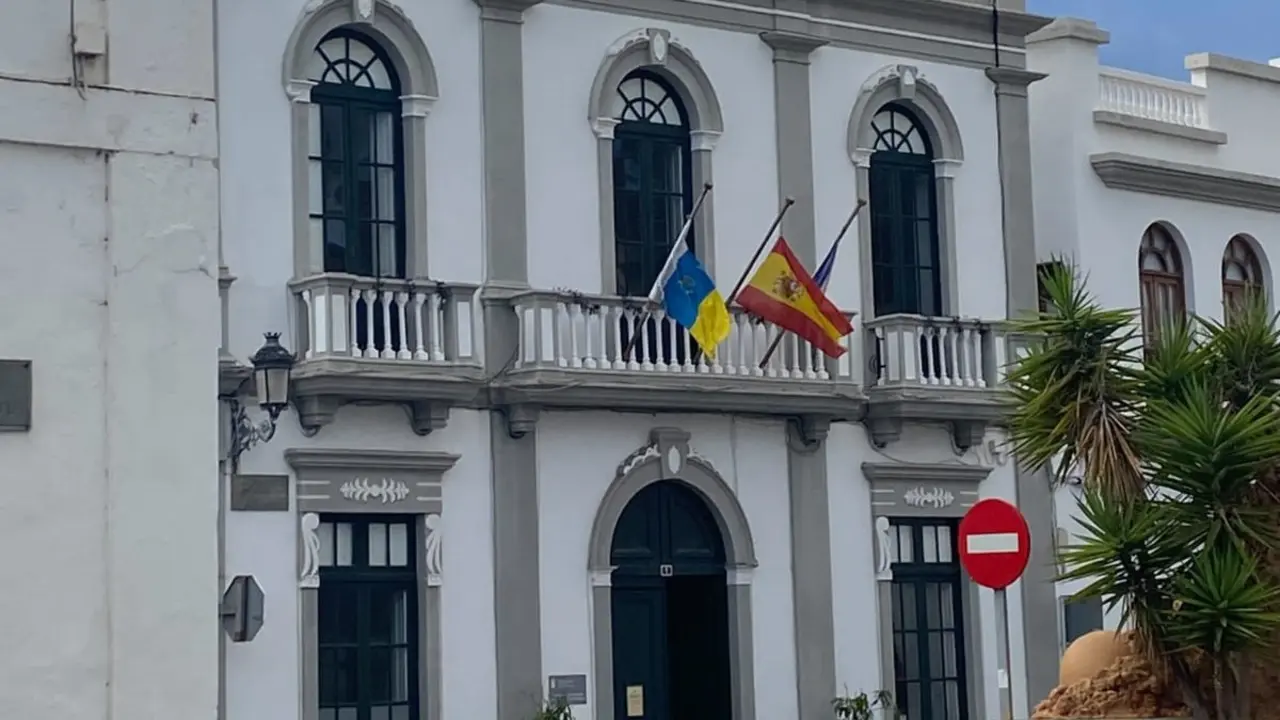 Fachada Ayuntamiento de Haría.