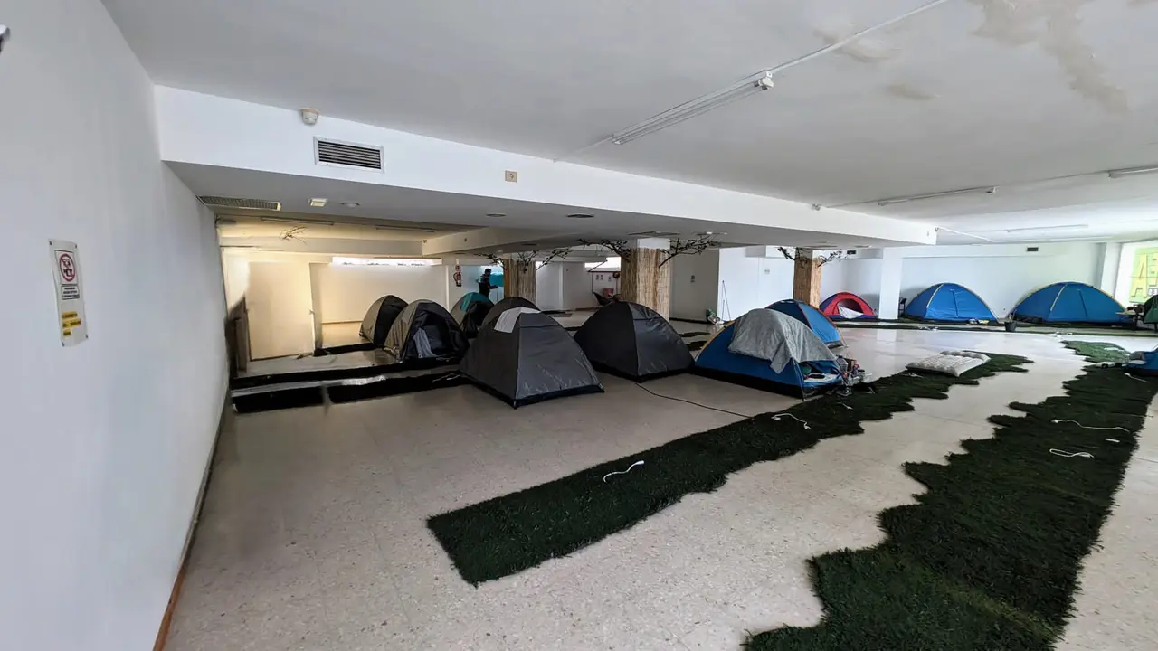 Imagen del interior que hallaron los Policías Local de Arrecife en su inspección al local anunciado en Airbnb.