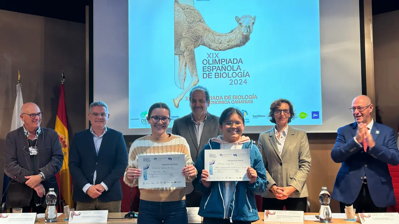 Clausura XIX Olimpiada de Biología en la ULL.
