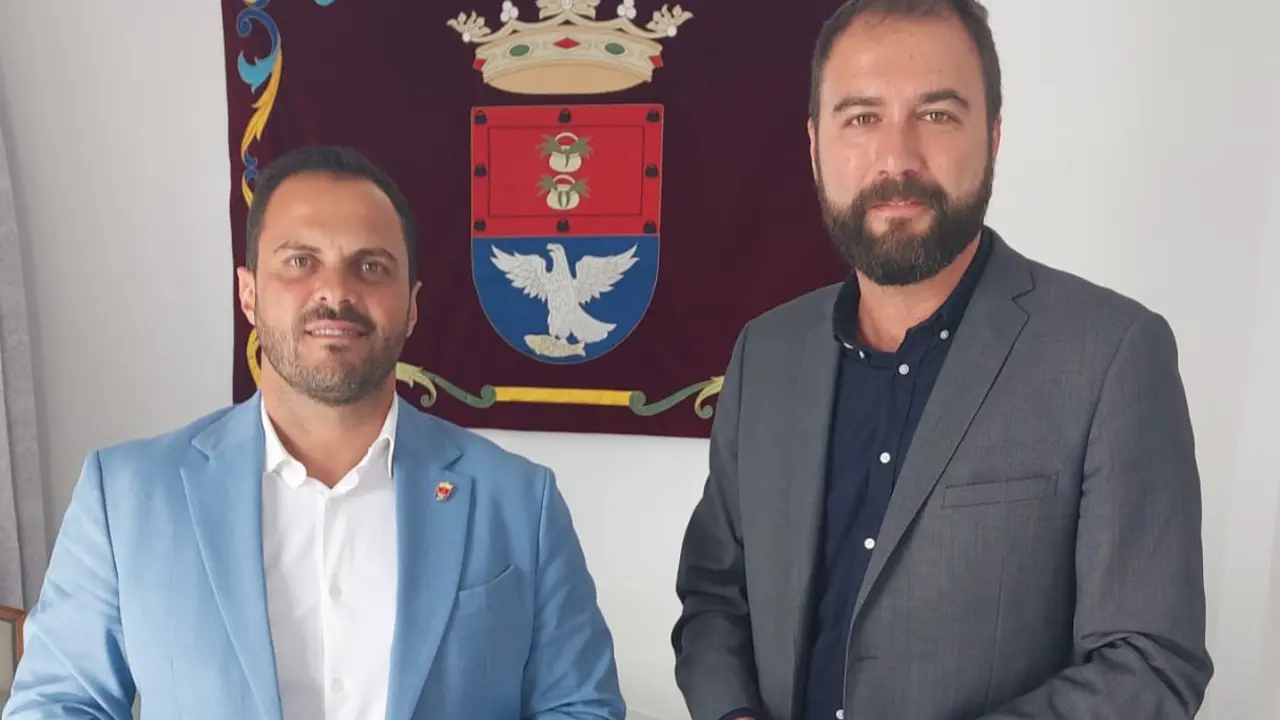 Reunión para crear zona Franca en Arrecife. El alcalde de Arrecife y el delegado para Canarias de las Zonas Francas.