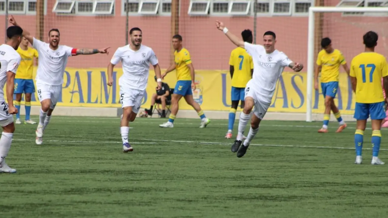 Partido entre el Yaiza y Las Palmas Atl&eacute;tico
