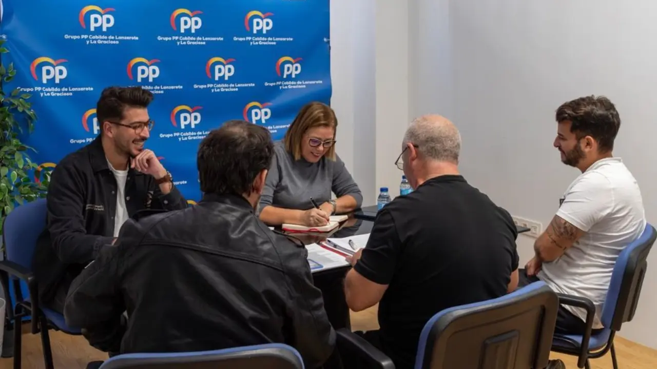 Astrid Pérez en la reunión