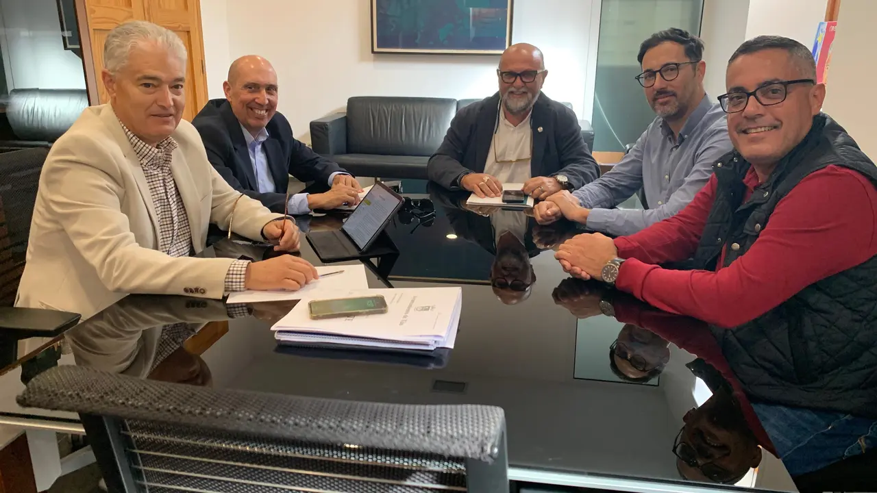 Reunión deL Grupo de gobierno de Tías y Pedro Viera.