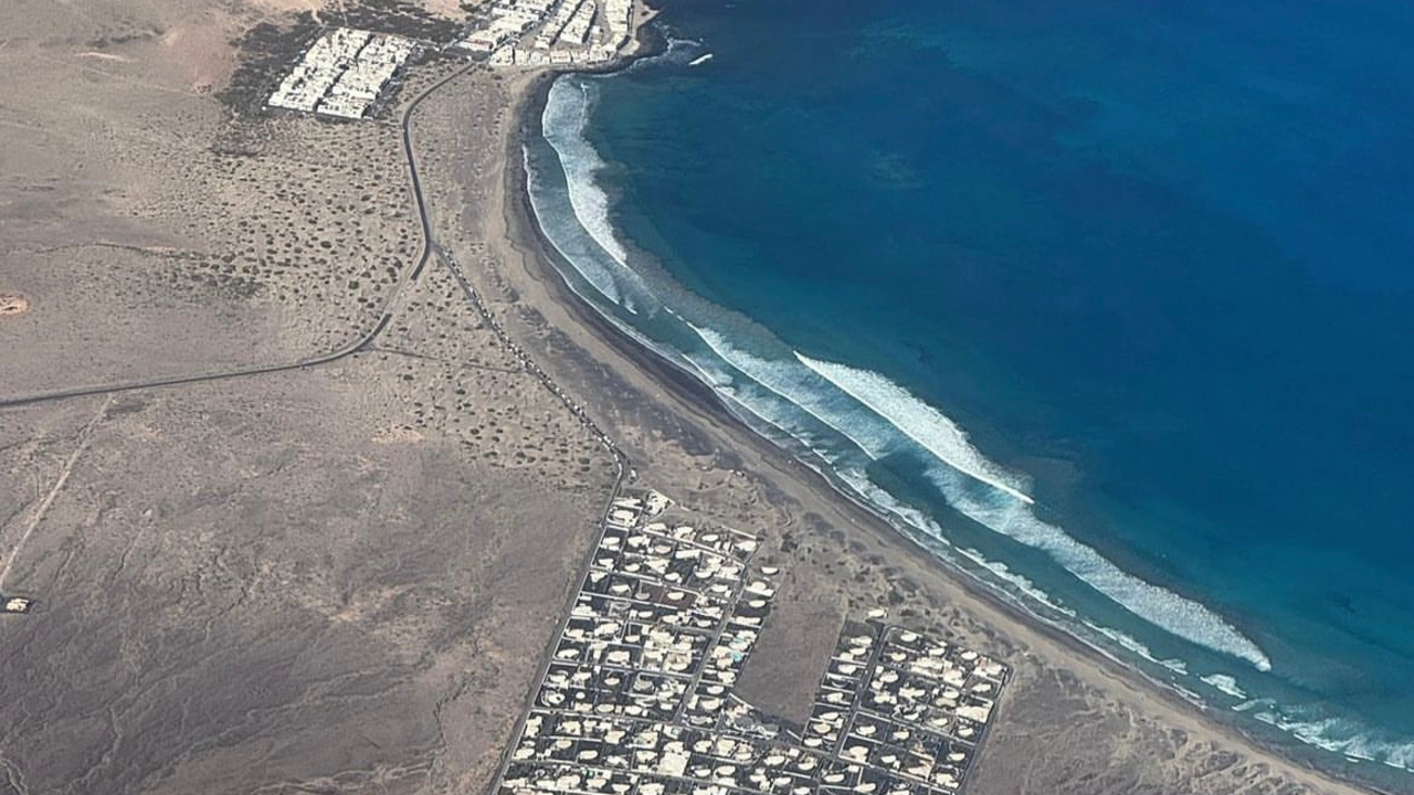 Caleta de Famara. imagen: IG salvemosfamara.