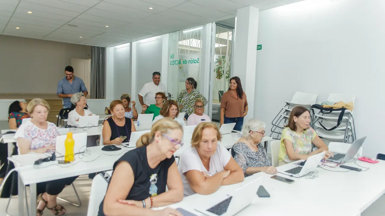 Actividad Mayores Centro Cívico Fragata.