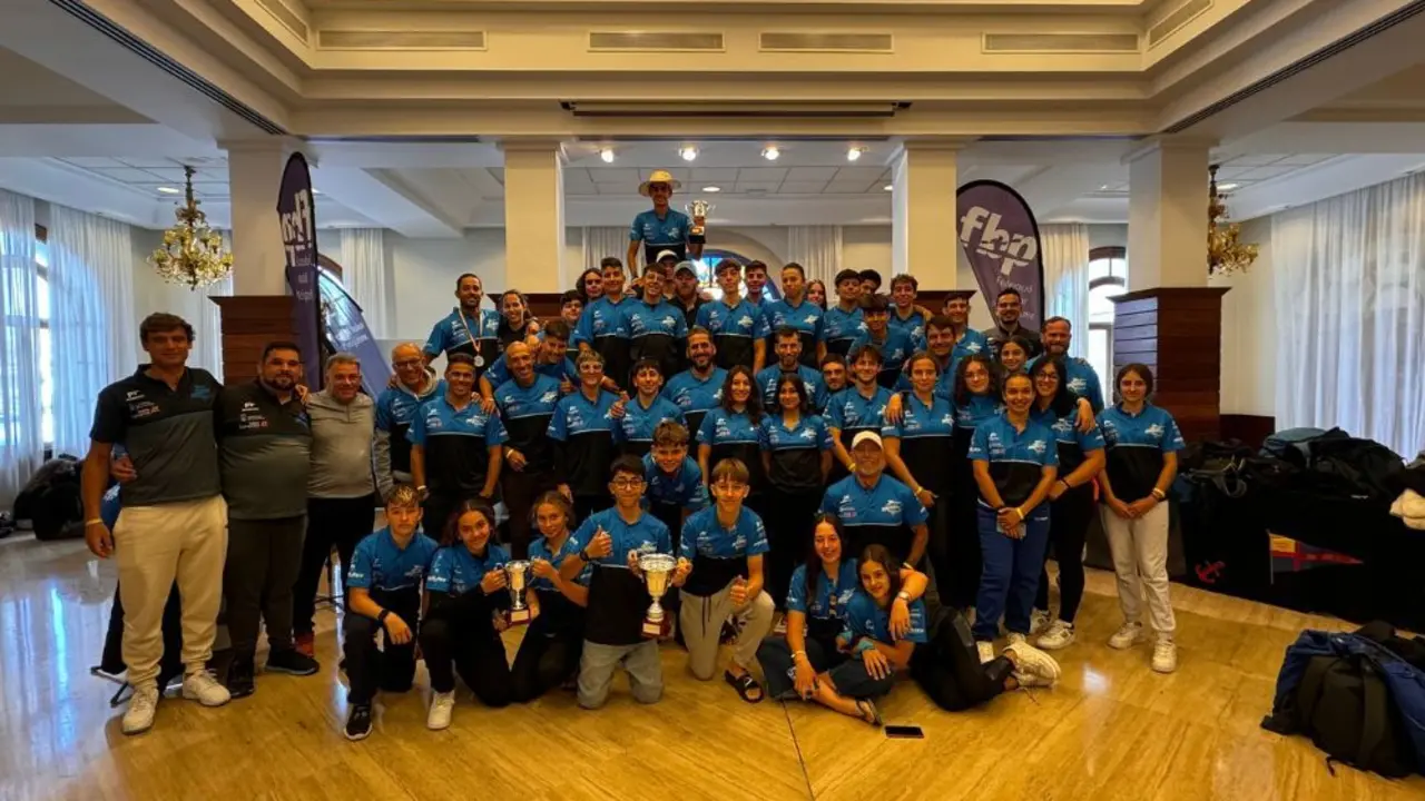 Delegaci&oacute;n del Club Marlines