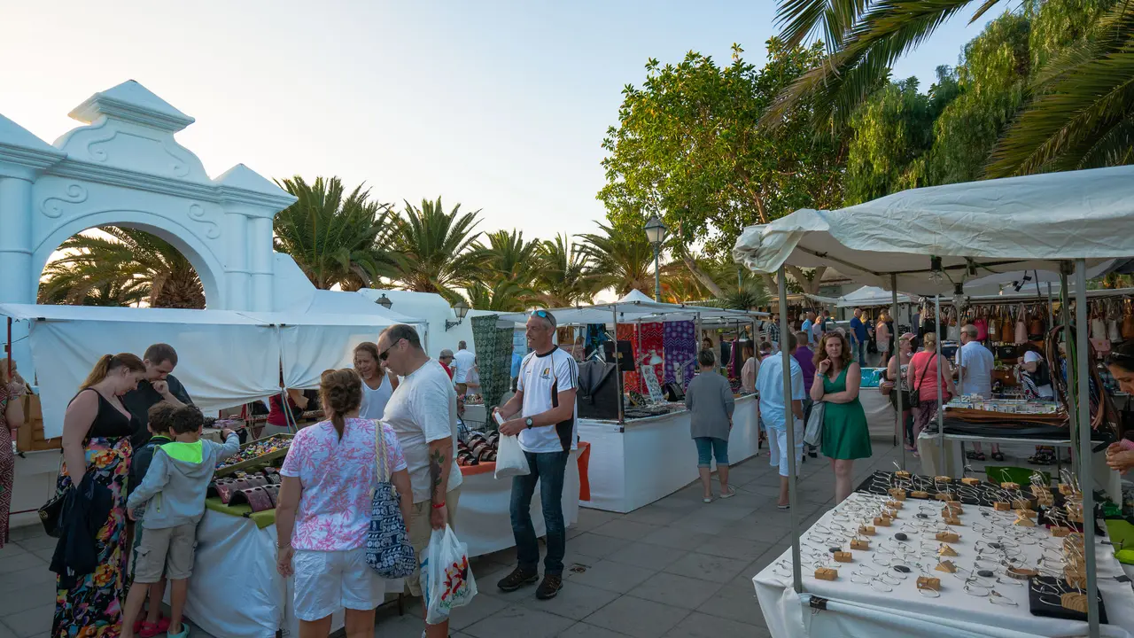 Mercadillo Costa Teguise.